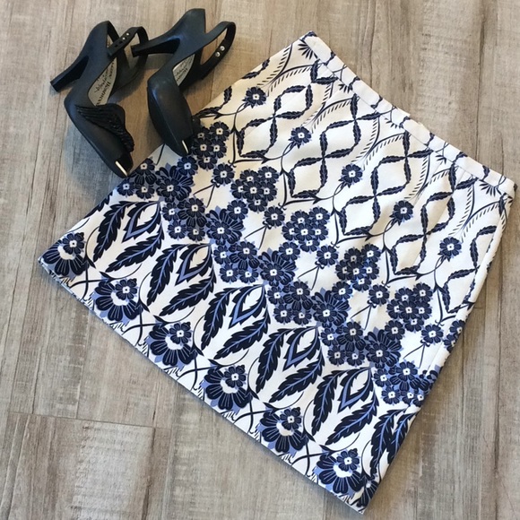 J. Crew Dresses & Skirts - J Crew White Blue Cotton Trelisse Skirt Sz 2